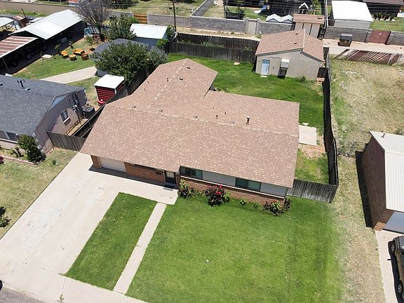 3rd image of 2761 E 10th St