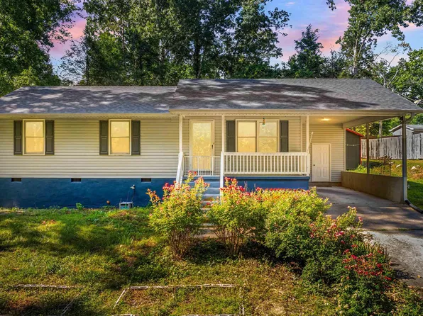 136 Moss Ln, Landrum, SC 29356