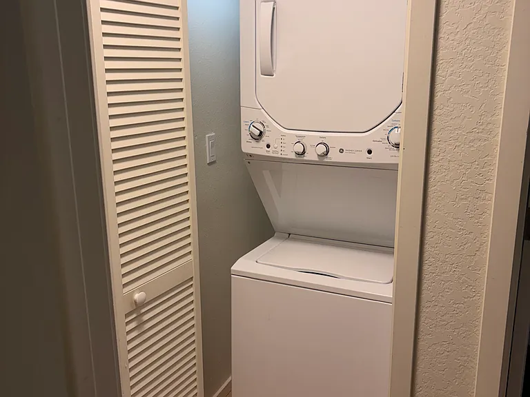 Washer/Dryer Included