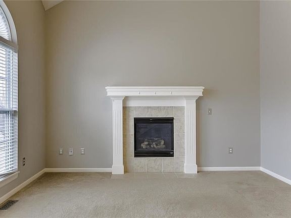 4th image of 8765 N Hull Ave