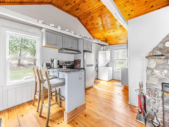5th image of 144 Hildreth Road