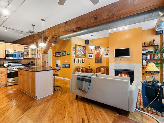 5th image of 520 W Huron St APT 504