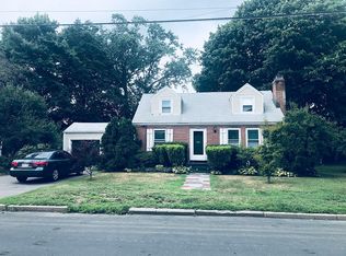 134 Russell Rd, Newton, MA 02465