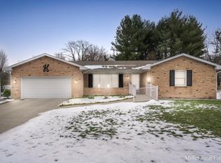 1005 N Glenwood St, Hastings, MI