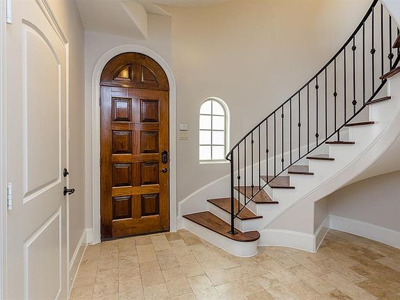 5th image of 4710 Oakshire Dr Unit D