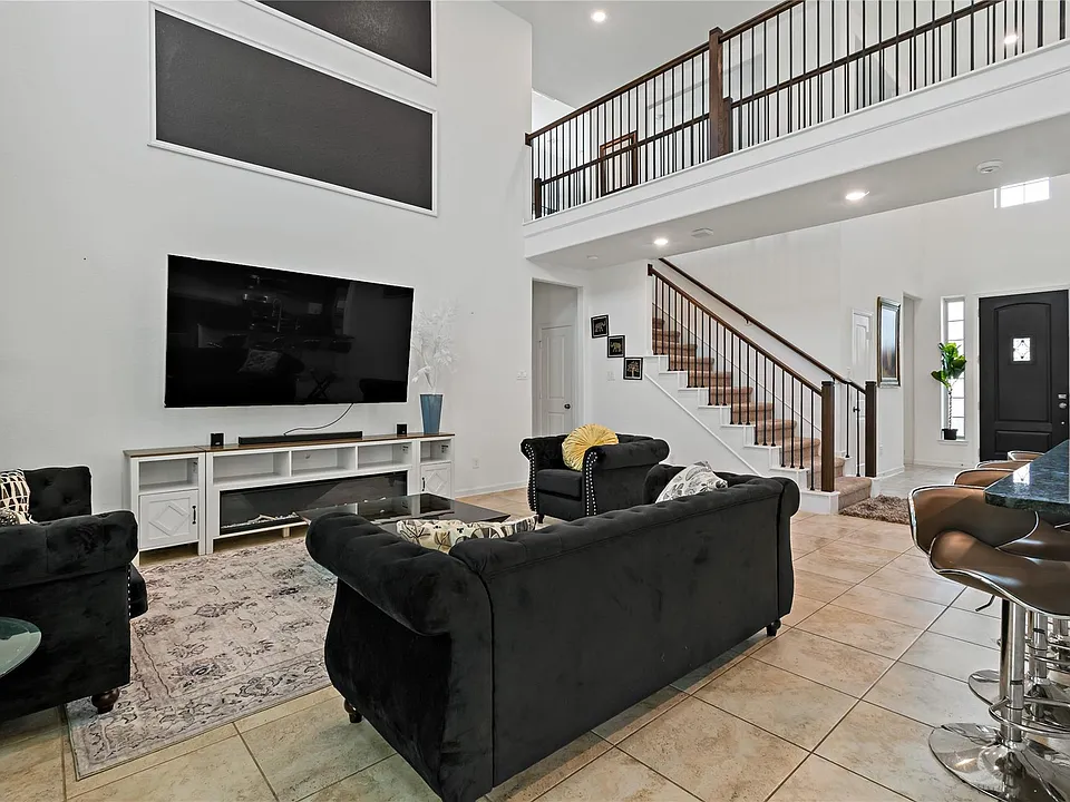 14010 Hartford Heights Way