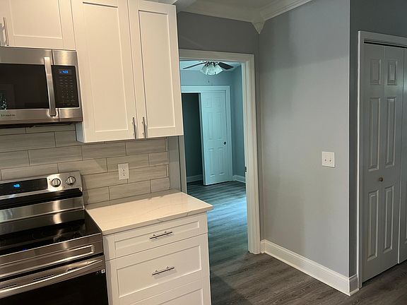 4th image of 212 W Patterson St