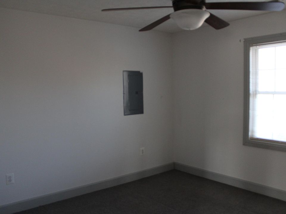 2nd image of 1681B Middleway Pike