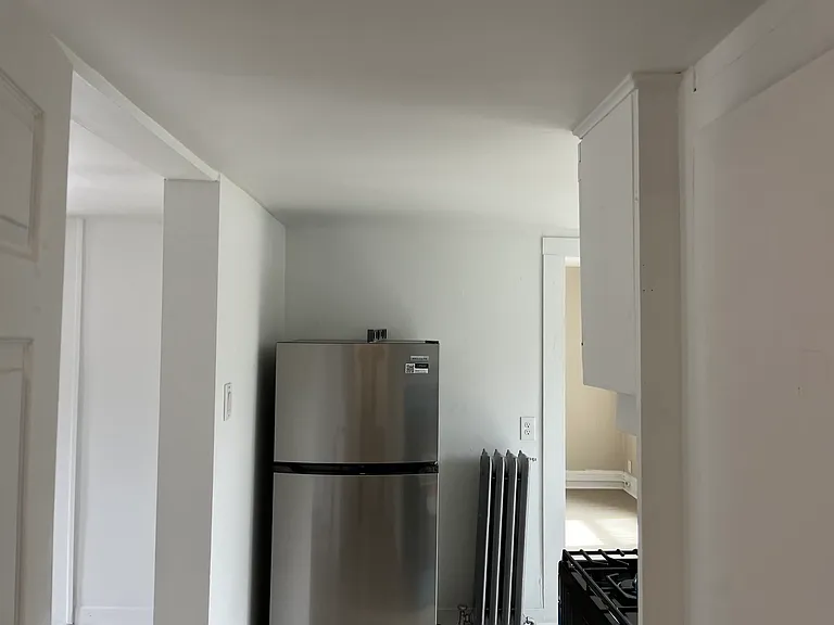 33 W Lansing St #2 — Photo 2