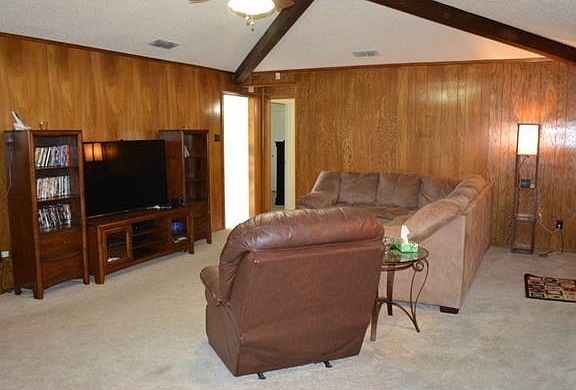 3rd image of 1113 Townsend Ln