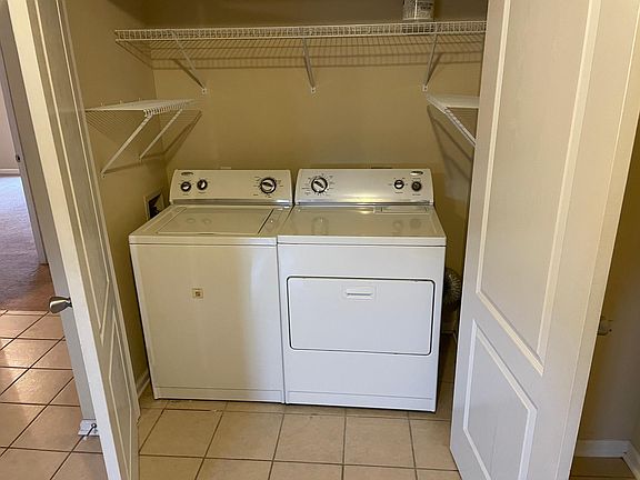 4th image of 2021 Willow Dr #3