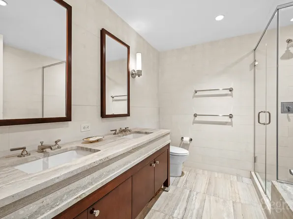 80 Riverside Boulevard image 8 of 17