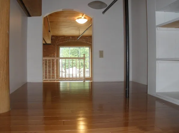 125 Main St APT 14, Newmarket, NH 03857