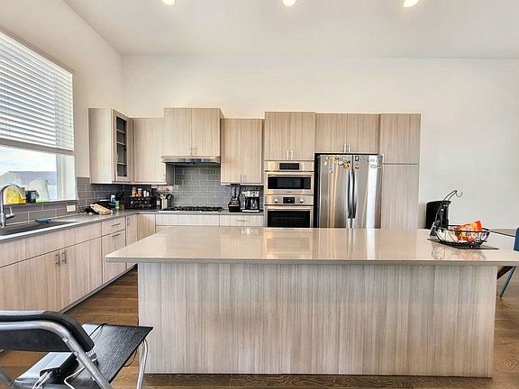 4th image of 5817 Toscana Ave