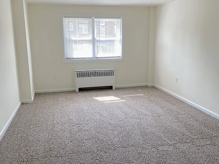 Penzel Manor Apartments — Photo 6