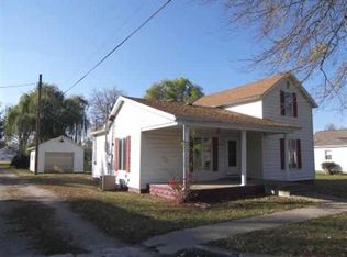 204 Walnut St, Mentone, IN 46539
