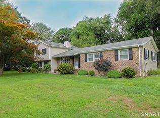 50 Carriage Dr Extension, Clinton, CT 06413
