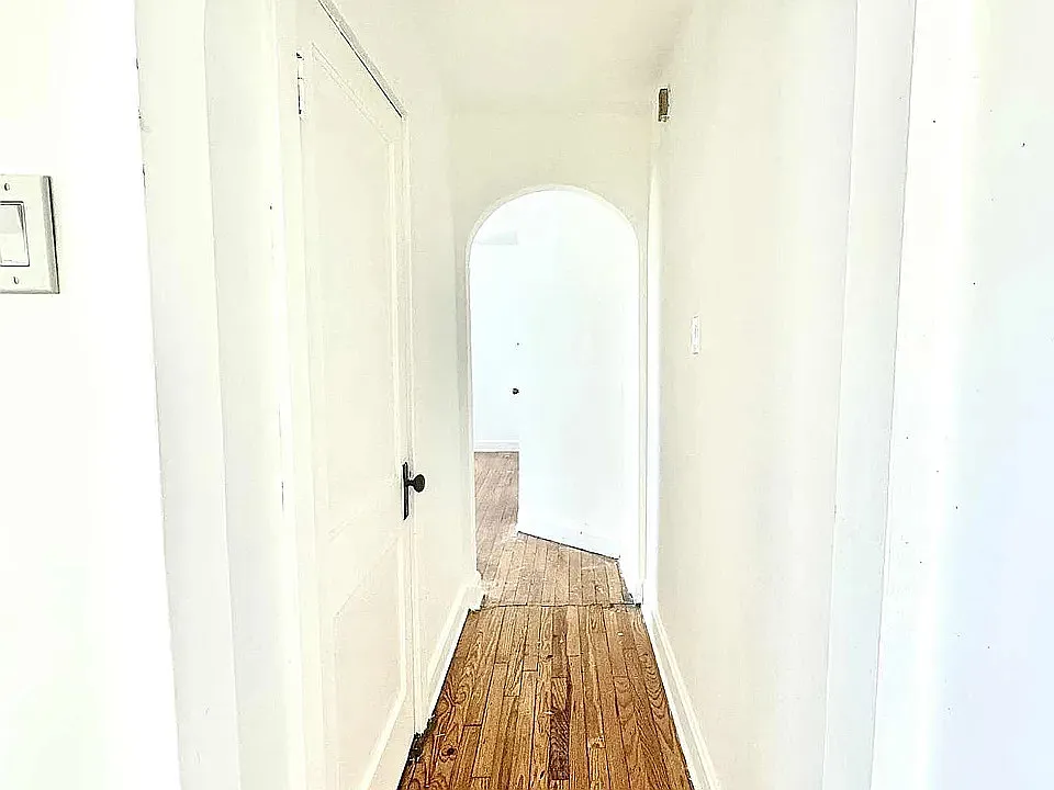 Building Photo - 212 S Chestnut St #2