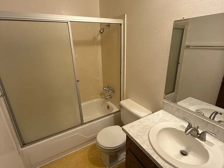 4135 State St #11 — Photo 15