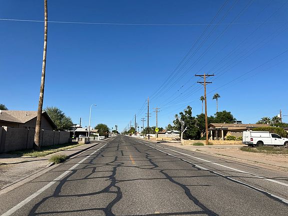 5th image of 7601 N 39th Ave