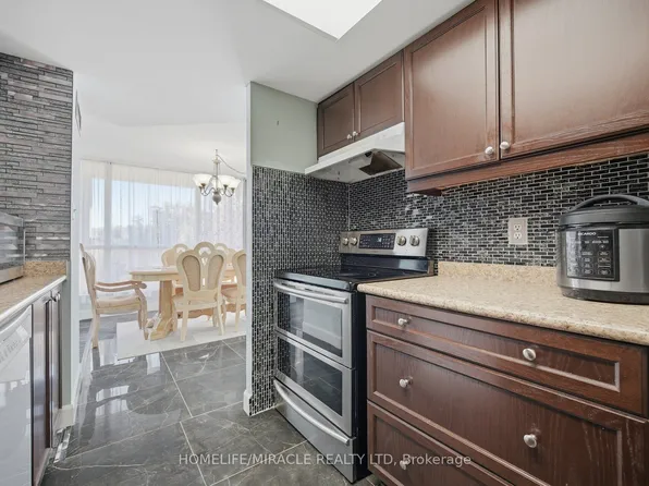 1 Rowntree Rd #206, Toronto, ON M9V 5G7