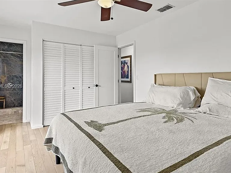 320 SE 26 Terrace Cpe — Photo 11