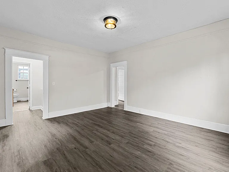 1307 Beman St — Photo 10