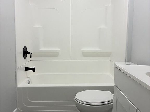 5th image of 1205 Stephens St