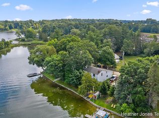 884 Sunny Trl, Greenville, MI 48838