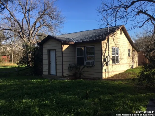 205 ERMEL ST, Seguin, TX 78155