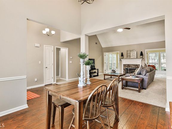 4th image of 52 Mosswood Ln
