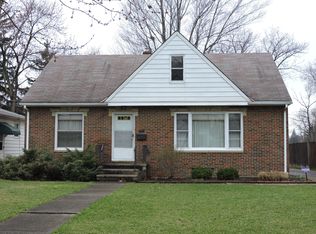 6216 Stratford Dr, Parma Heights, OH