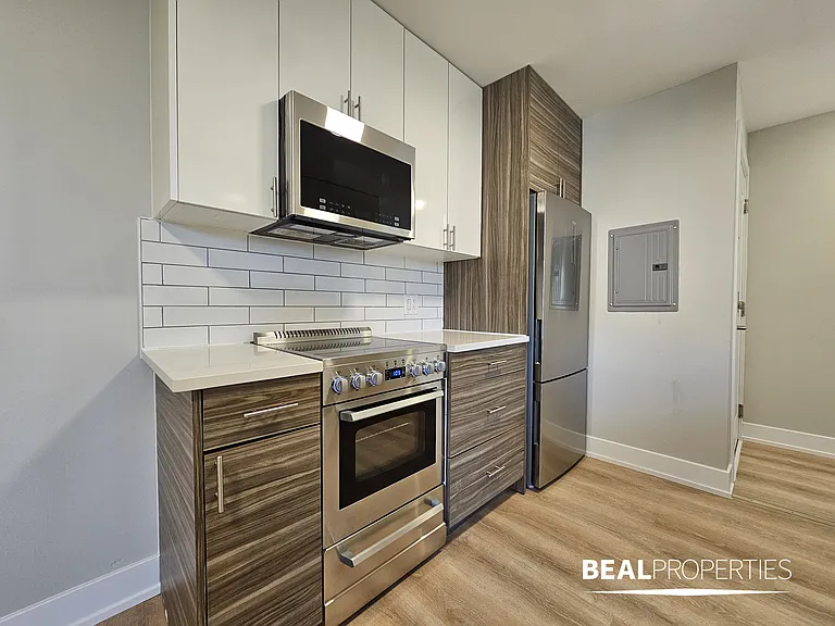 452 W Oakdale — Photo 49