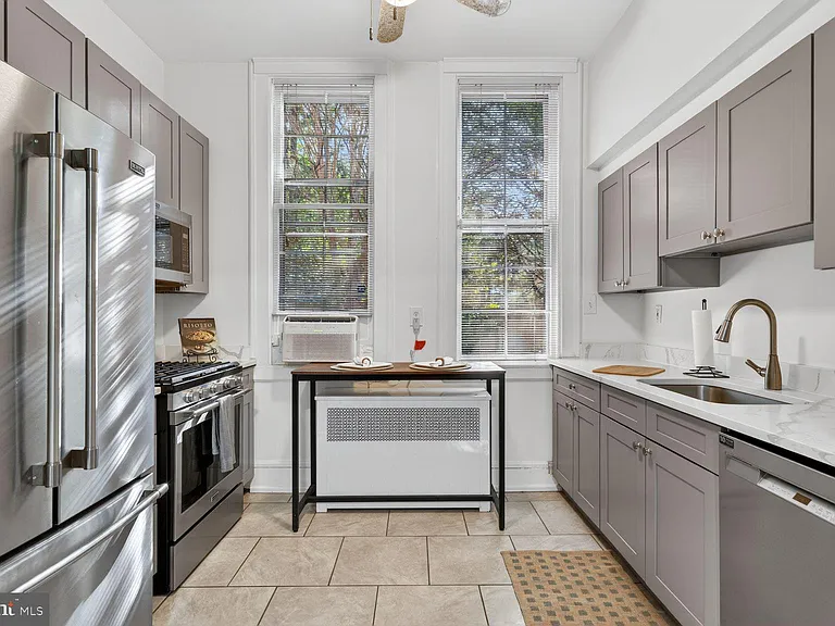 3039 Macomb St NW #16 — Photo 8
