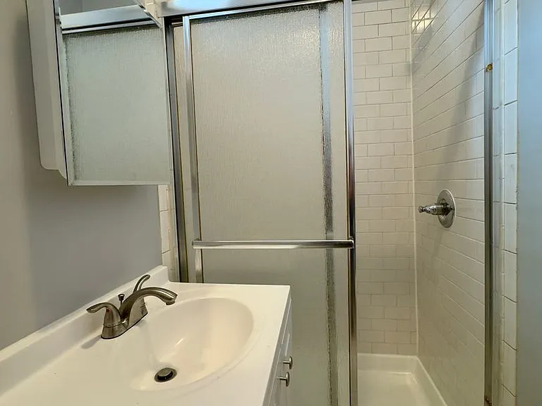 For Rent: Urban Luxury at 914 N. Charles St Your City Lifestyle Awaits! — Photo 34