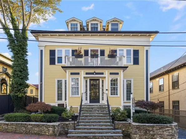 75 Pelham St APT C, Newport, RI 02840