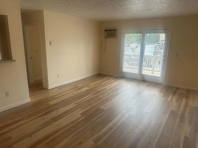 Rising Sun Apartments — Photo 6