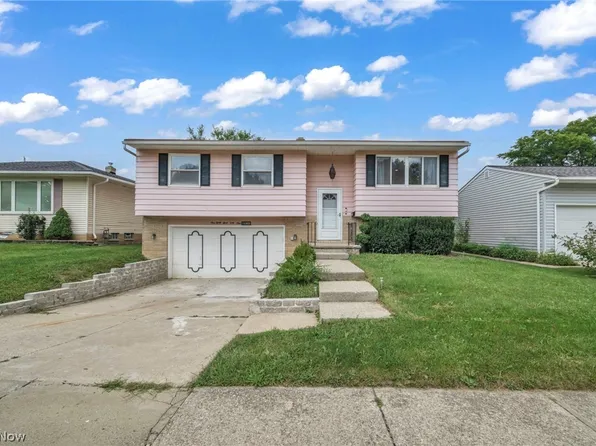 14369 Rochelle Dr, Maple Heights, OH 44137