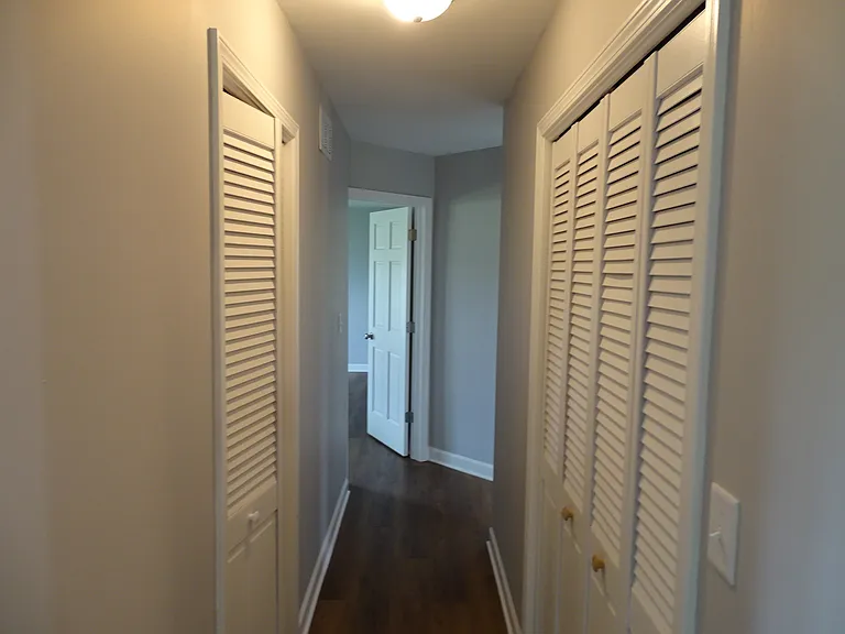 1061 Morthland Dr — Photo 24