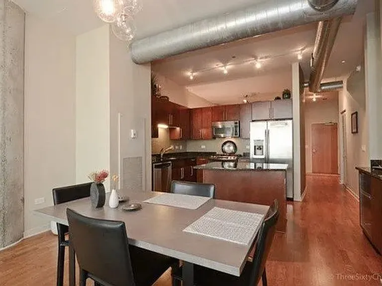 700 N Larrabee St #2013 — Photo 4
