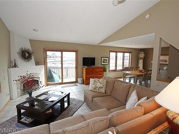 2nd image of 1472 W Harbour Towne Cir