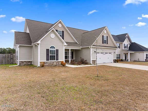 2nd image of 141 Oyster Landing Drive