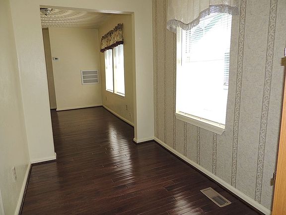2nd image of 1428 W 42nd St