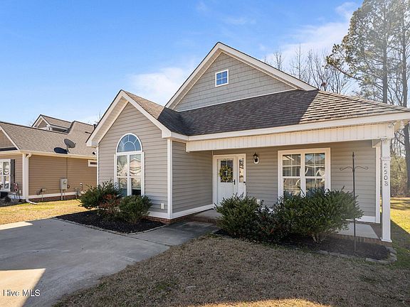 3rd image of 2508 Sawgrass Drive