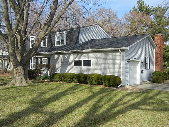 2nd image of 424 E Mattox St