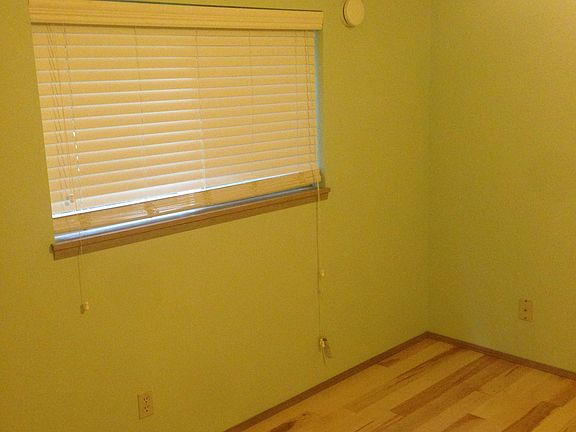 5th image of 22469 Miller Ln NE