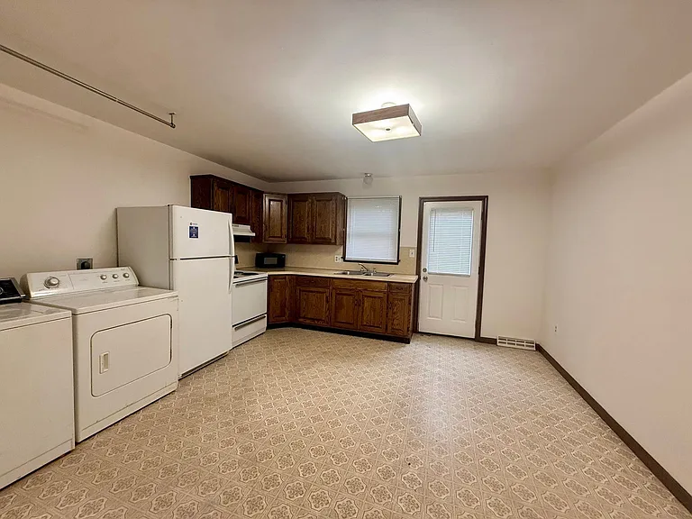 239 N Plum St #5 — Photo 4