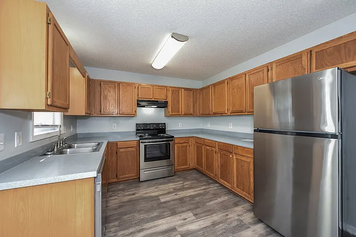 425 Wallace Way — Photo 4