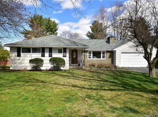 18 Ridgeview Dr, Farmington, CT 06032