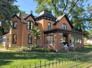 709 E Main St, Decorah, IA 52101